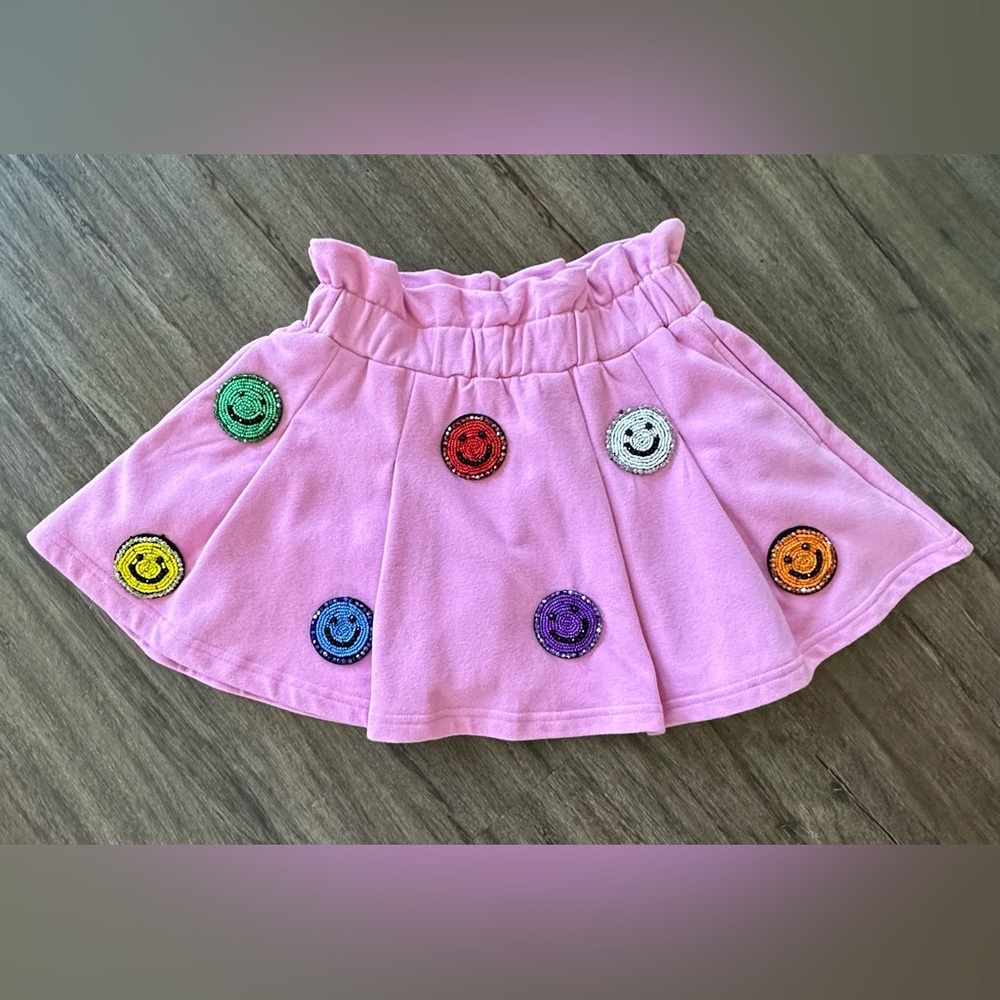QUEEN OF SPARKLES Pink 3D Smiley Skort. NWT. Size XS